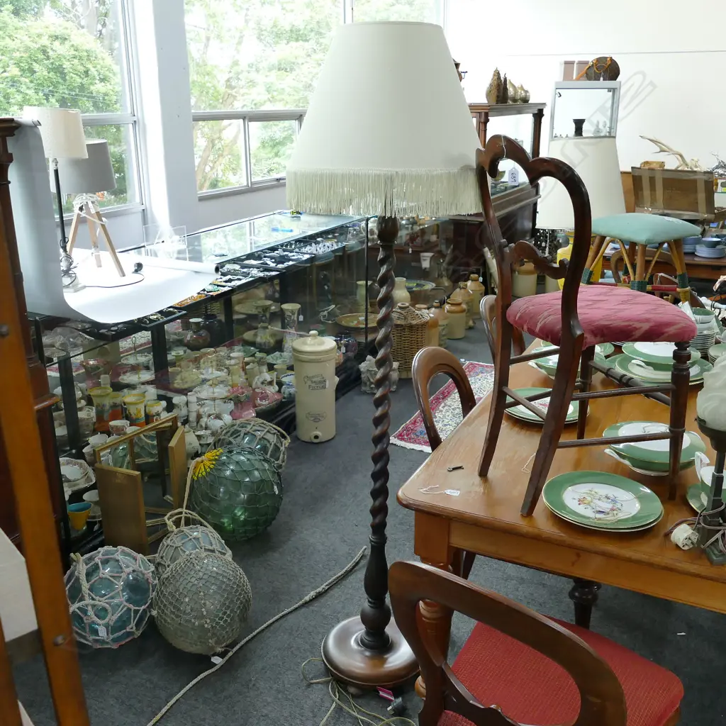 BARLEY TWIST STANDARD LAMP WITH TASSEL SHADE 1850MM H Image 1++