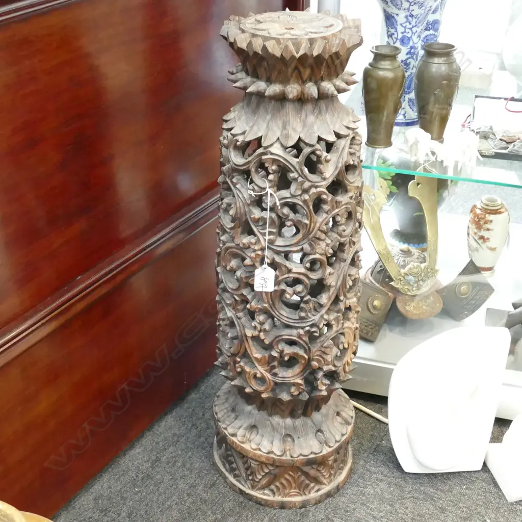 ORIENTAL ORNATELY CARVED HARDWOOD STAND Image 1++