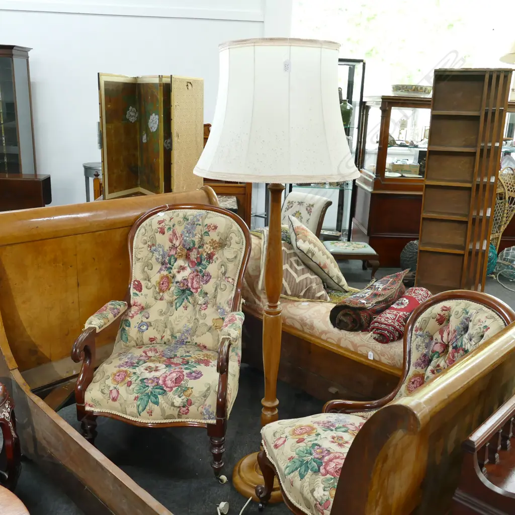 TURNED KAURI STANDARD LAMP 1710MM H Image 1++