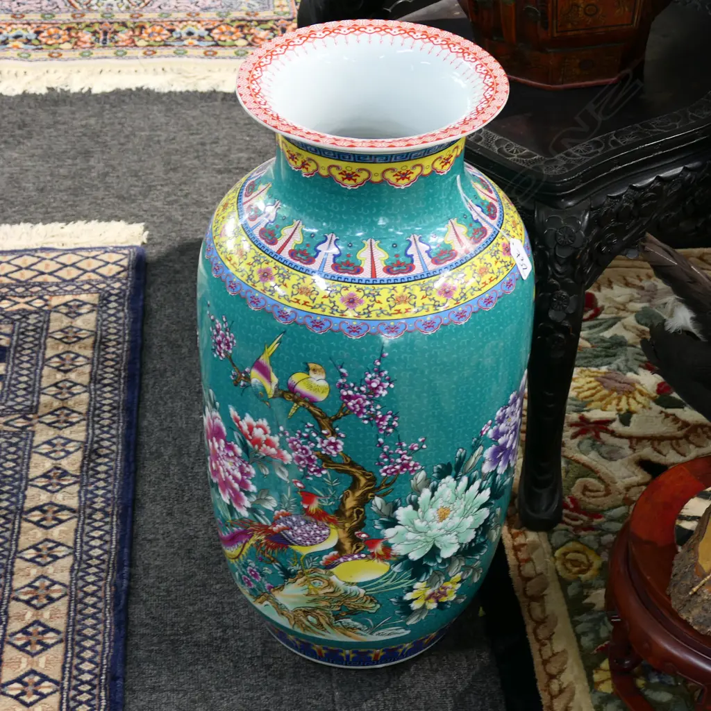 LGE CHINESE PORCELAIN POLYCHROME VASE... Image 1++