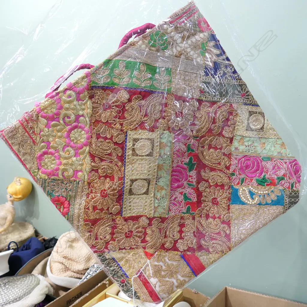 EMBROIDERED PANEL Image 1++