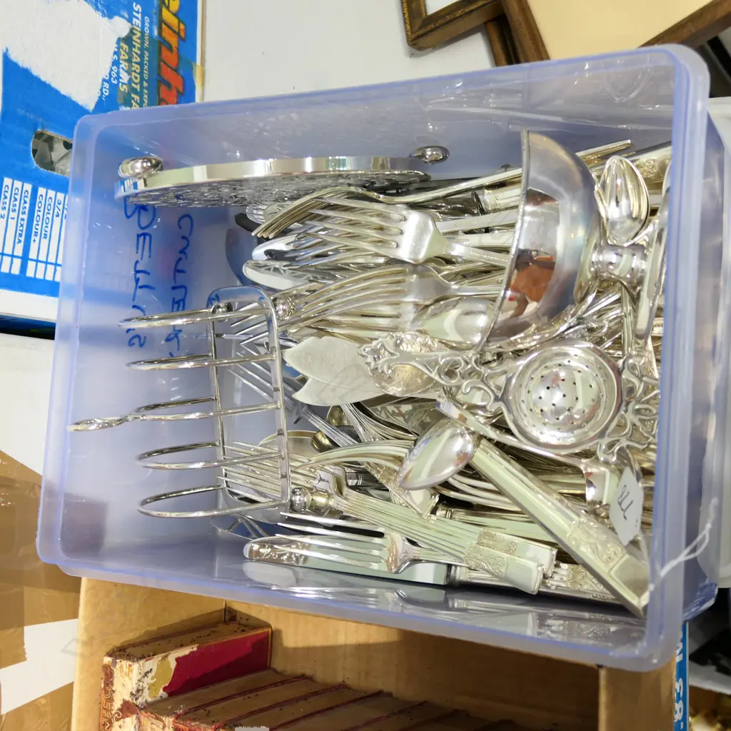 BOX LOT SILVER PLATE CUTLERY Image 1++