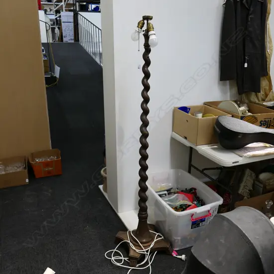 BARLEY TWIST STANDARD LAMP WITH TRIPLE LIGHT FITTING, NO SHADE & 4 FOOTED BASE 1650MM H