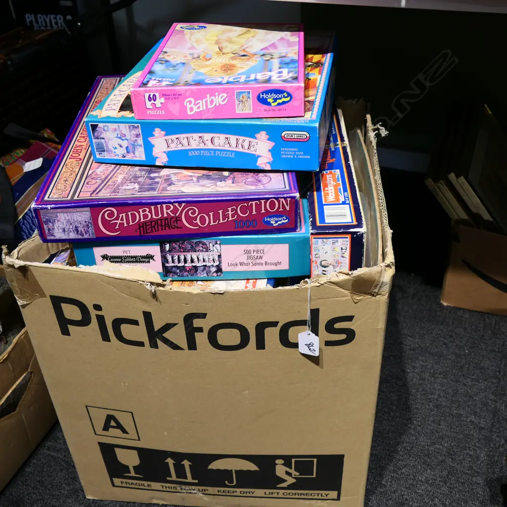 LOT ASST JIGSAW PUZZLES BARBIE ETC Image 1++