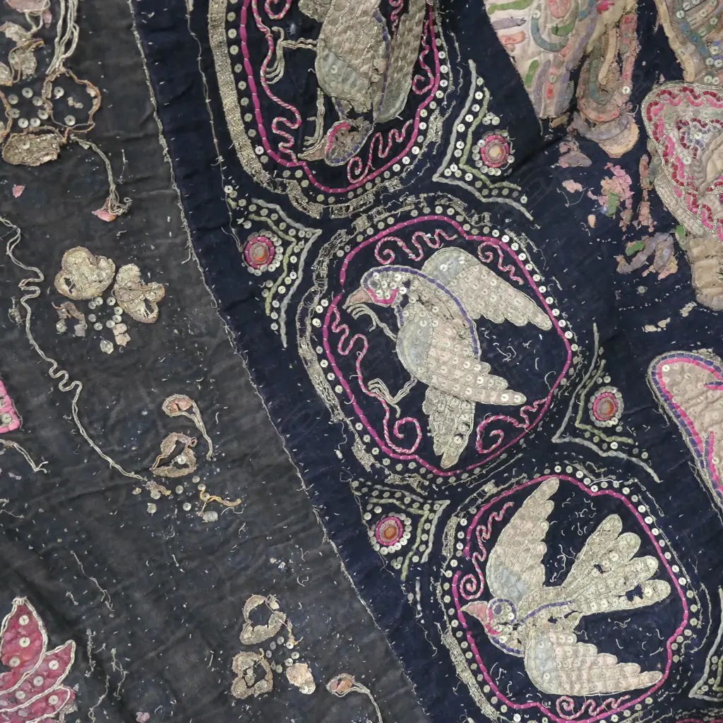 THAI EMBROIDERED WALL RUG DEPICTING 3 FIGURES WITH MANY BORDERED DESIGN 1800MM H 2660MM L Image 1++