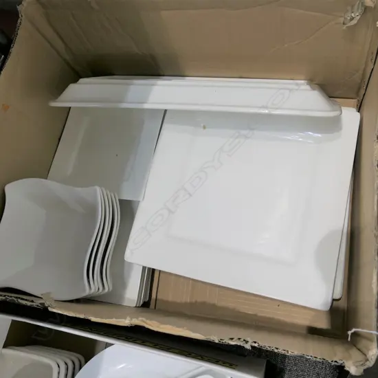 PART WHITE DINNER SET, SQUARE DESIGN