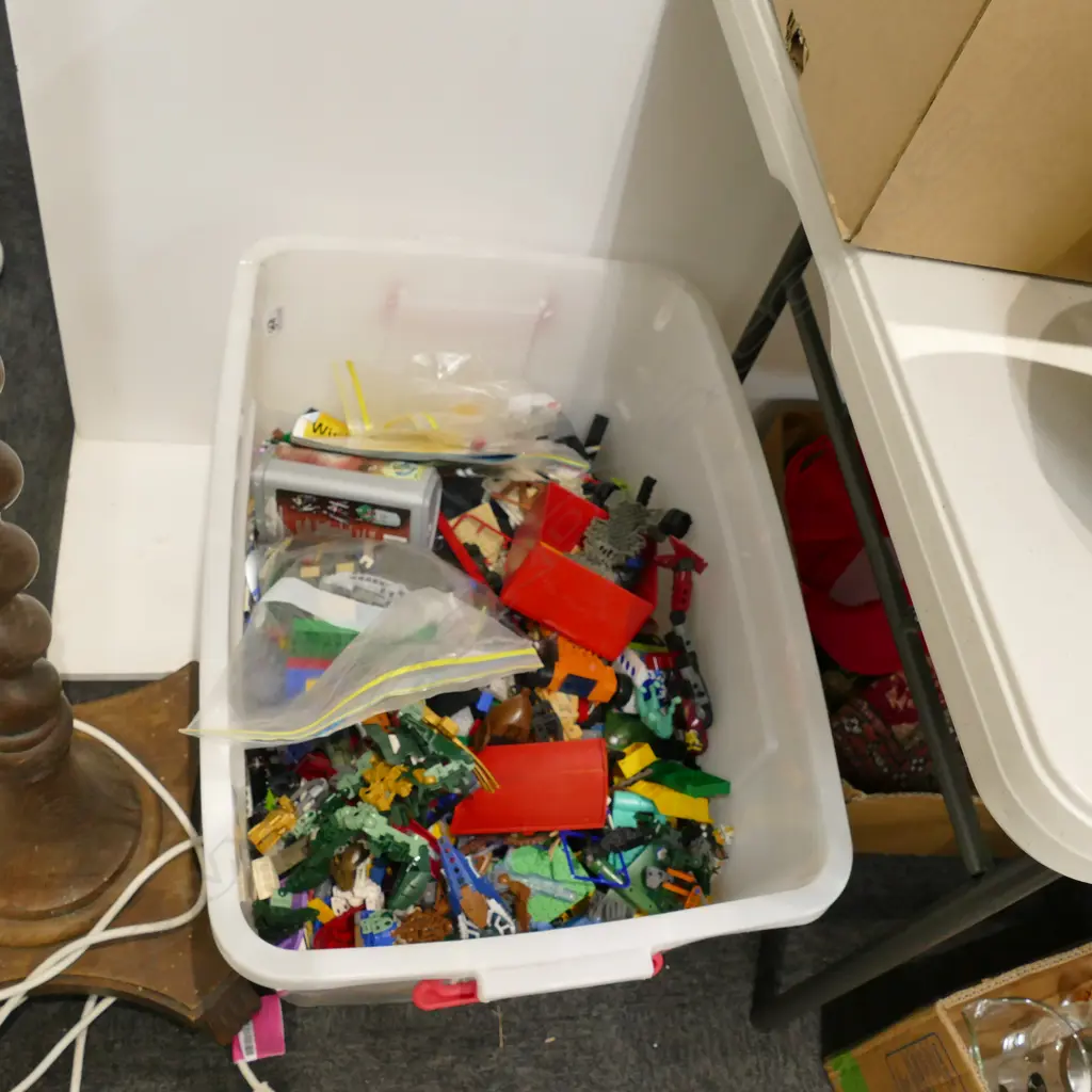 BOX LOT LEGO Image 1++