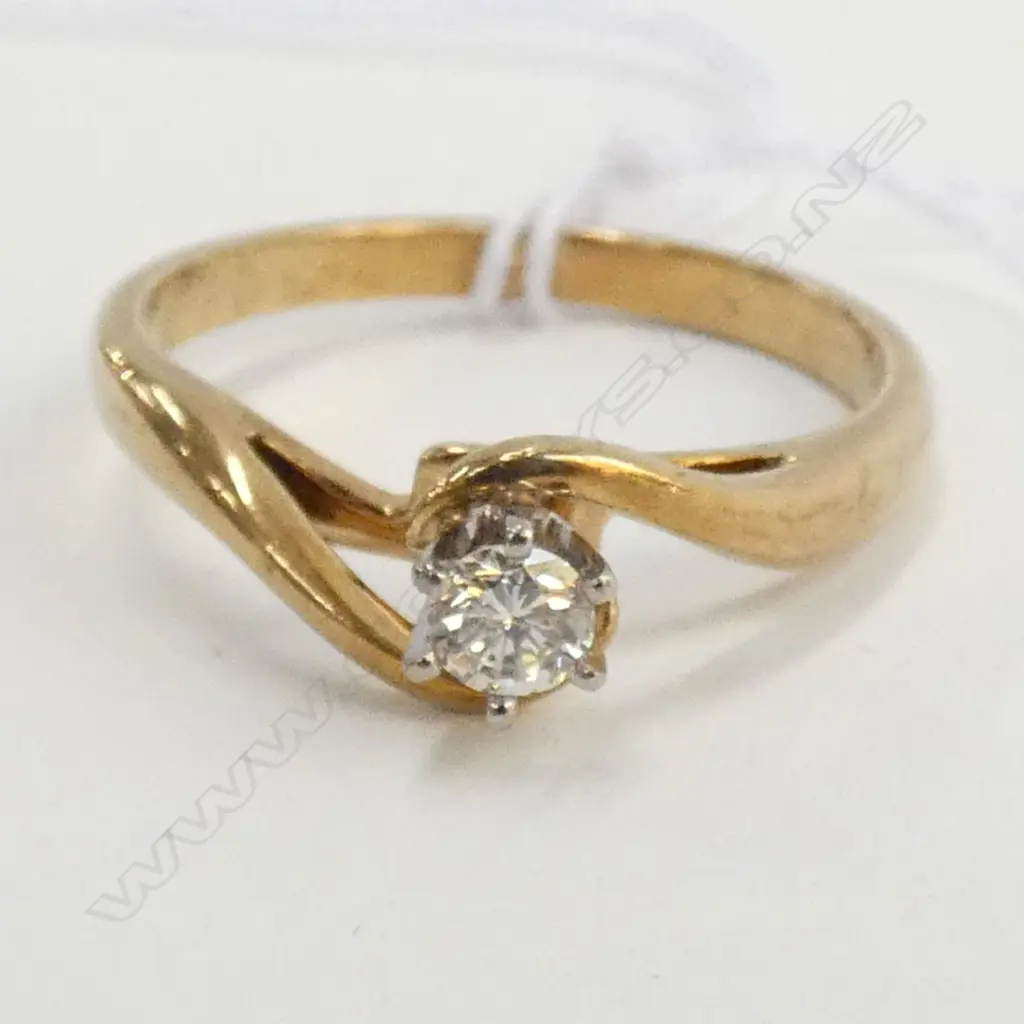 9ct DIAMOND SOLITAIRE RING 'MH' APPROX 0.25CT Image 1++