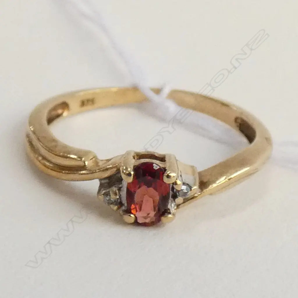 9CT ALMONDINE GARNET & DIAMOND RING Image 1++