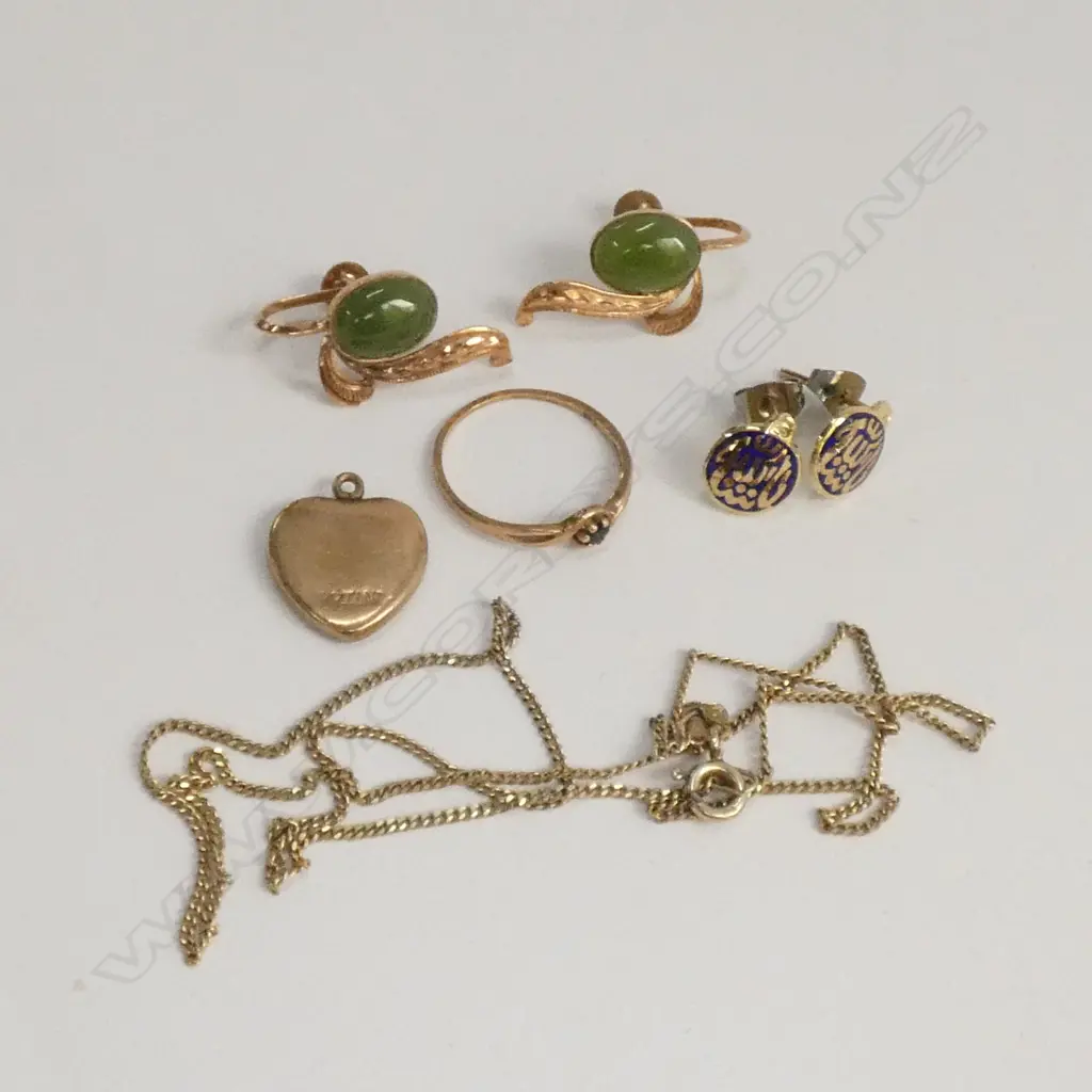  18CTGREENSTONE EARRINGS, 14CT STUDS 9CT RING  5.1 GMS TOTAL  Image 1++