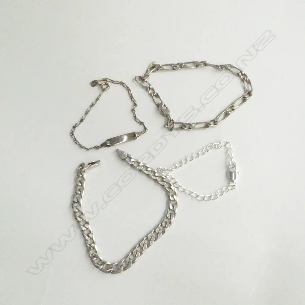2 S/SIL CURB LINK BRACELETS & 2 CHILDS BRACELETS Image 1++