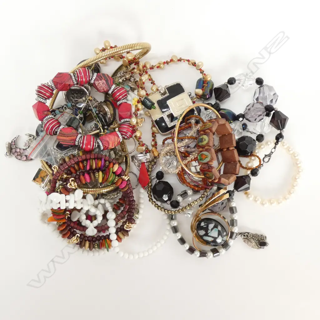 BAG GOOD COSTUME JEWELLERY Image 1++
