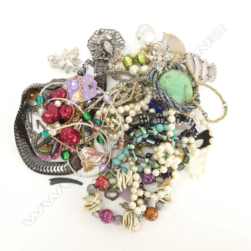 BAG GOOD COSTUME JEWELLERY Image 1++