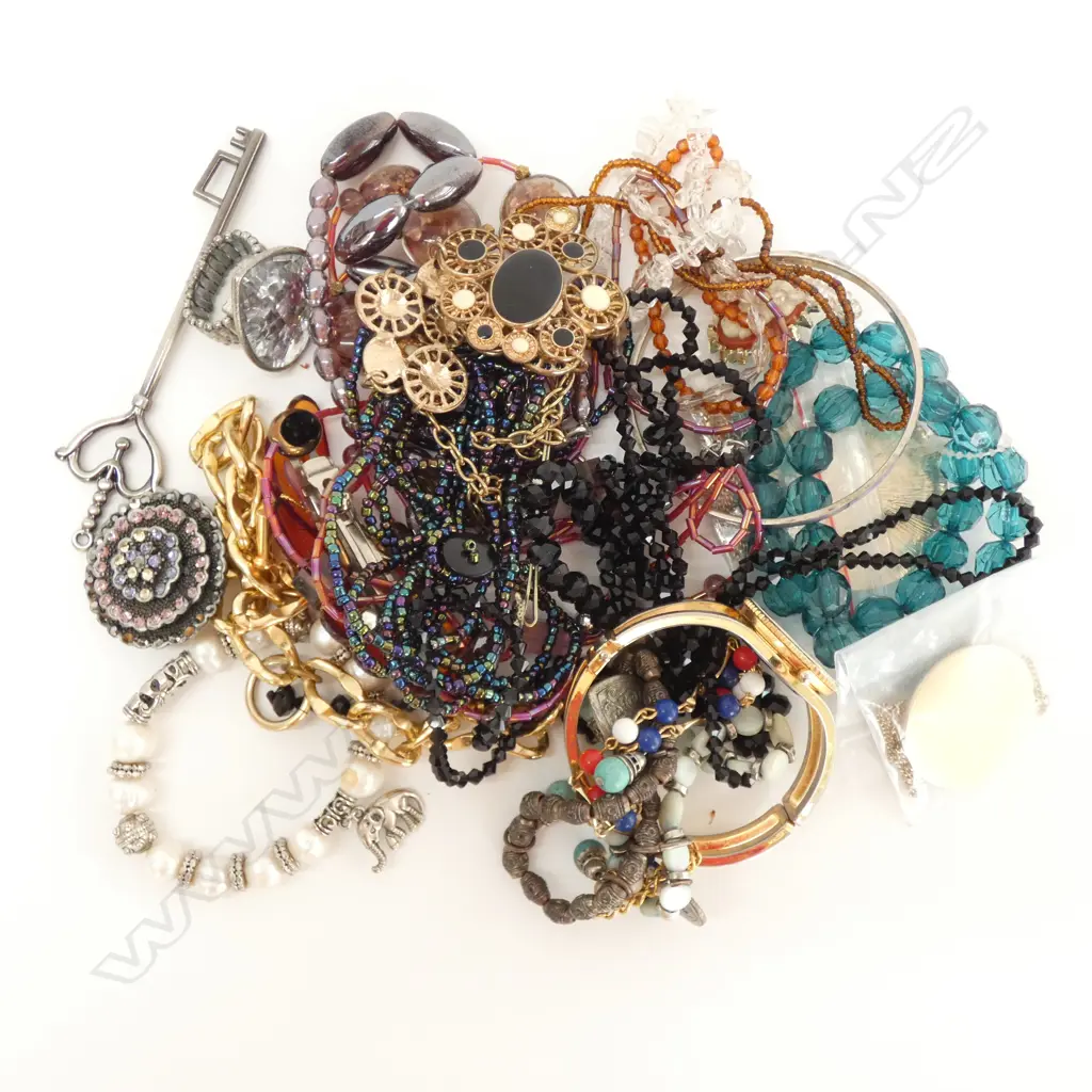 BAG GOOD COSTUME JEWELLERY Image 1++