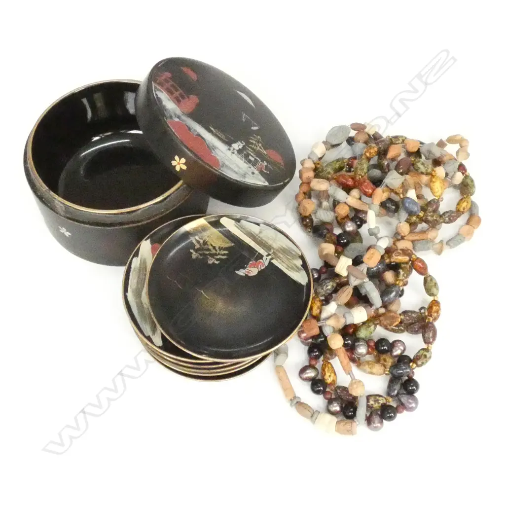 3 NECKLACES + LACQUER BOX WITH COASTERS Image 1++