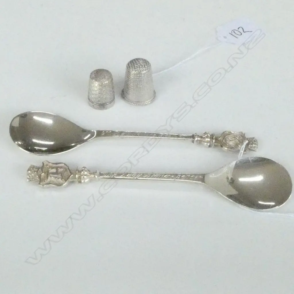 2 STG SILVER SPOONS + 2 THIMBLES (1 S/SILVER) Image 1++
