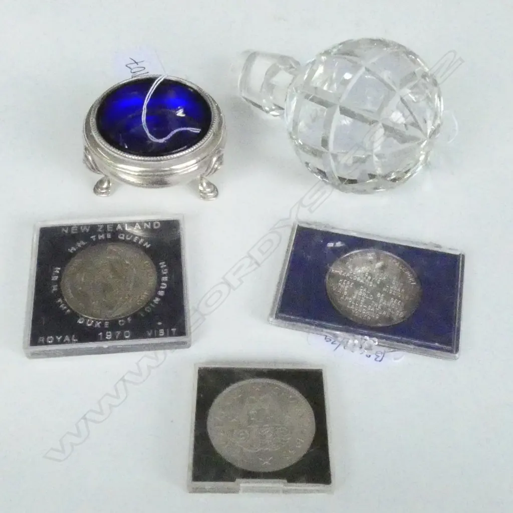 EP SALT, ASST COINS + CRYSTAL STOPPER Image 1++