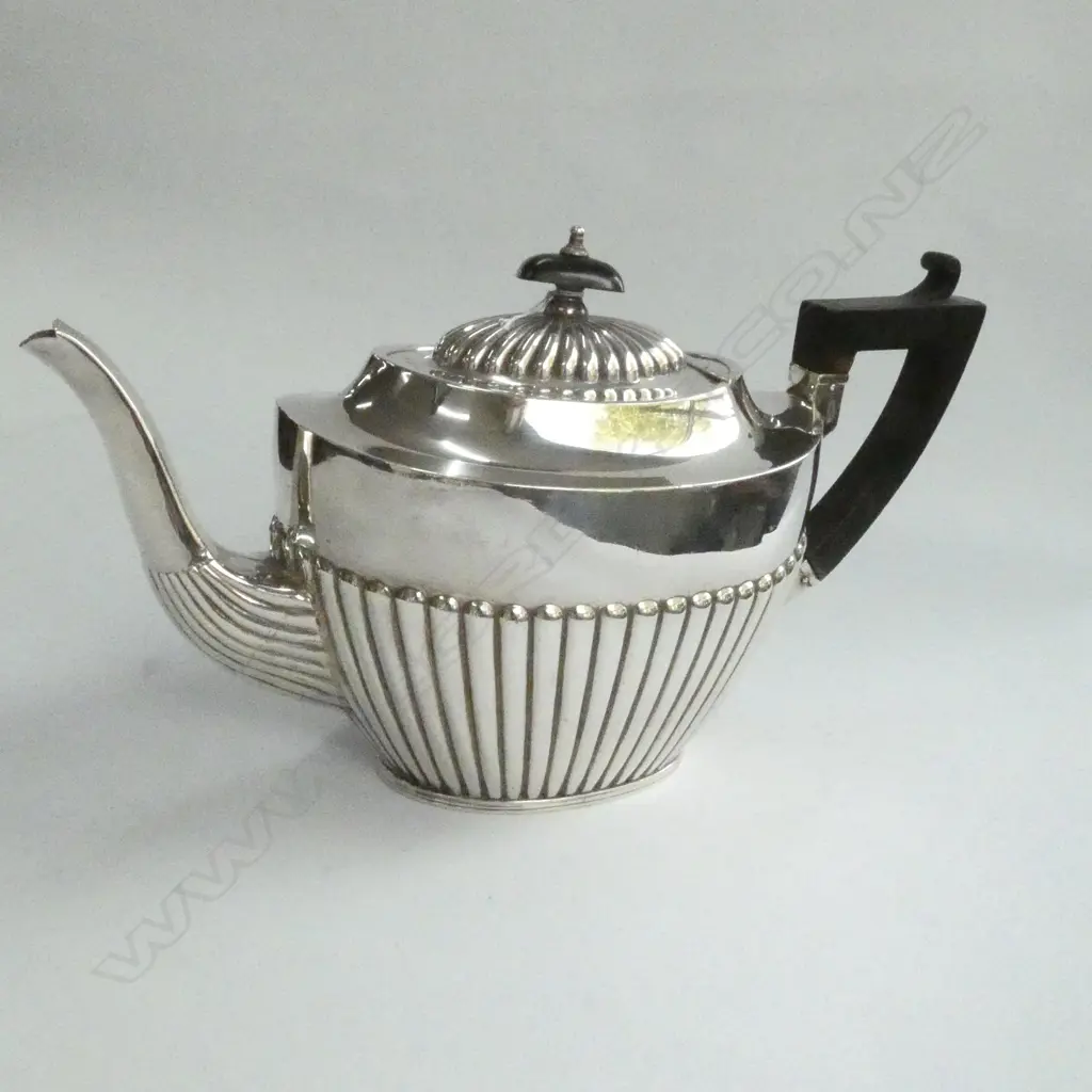 VICT. SILVER TEAPOT HALF LOBED BIRM. 1898 weight 526gm Image 1++