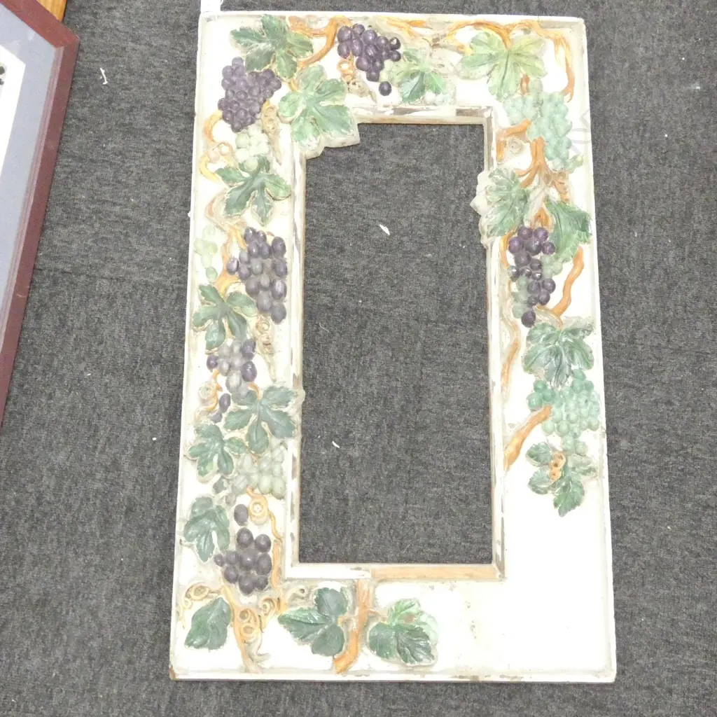 GRAPE PICTURE FRAME 810 X 490MM Image 1++