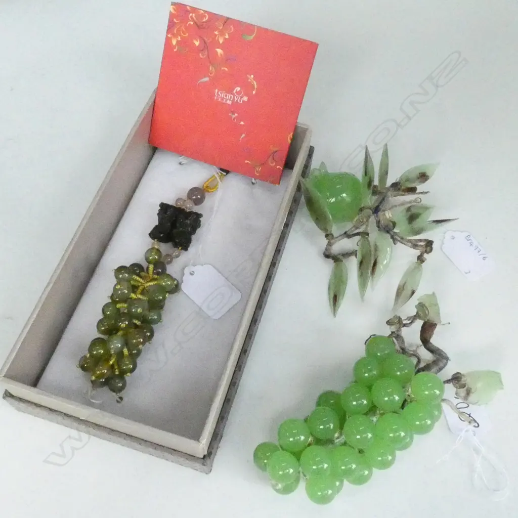 2 PEKING GLASS PIECES; GRAPES, POMEGRANATE PLUS TSIAN YU GRAPES ON STRING Image 1++