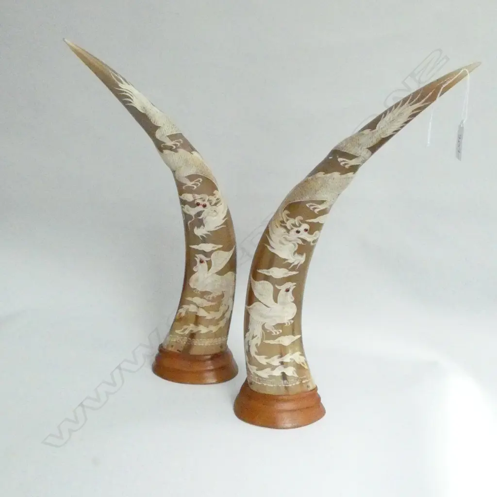 PR CARVED HORNS H. 380MM Image 1++