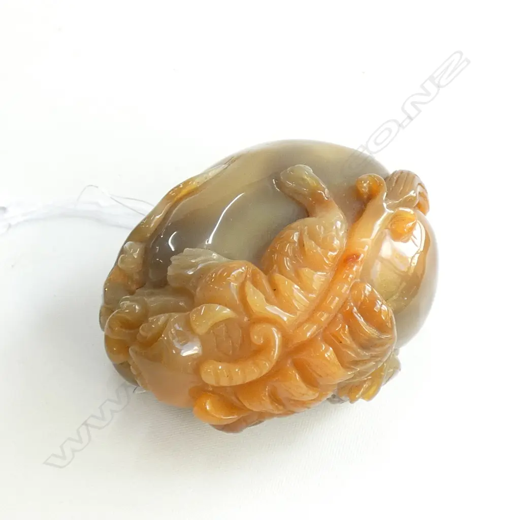 CHINESE CARVED GREEN JADE HANDLING PIECE PENDANT Image 1++