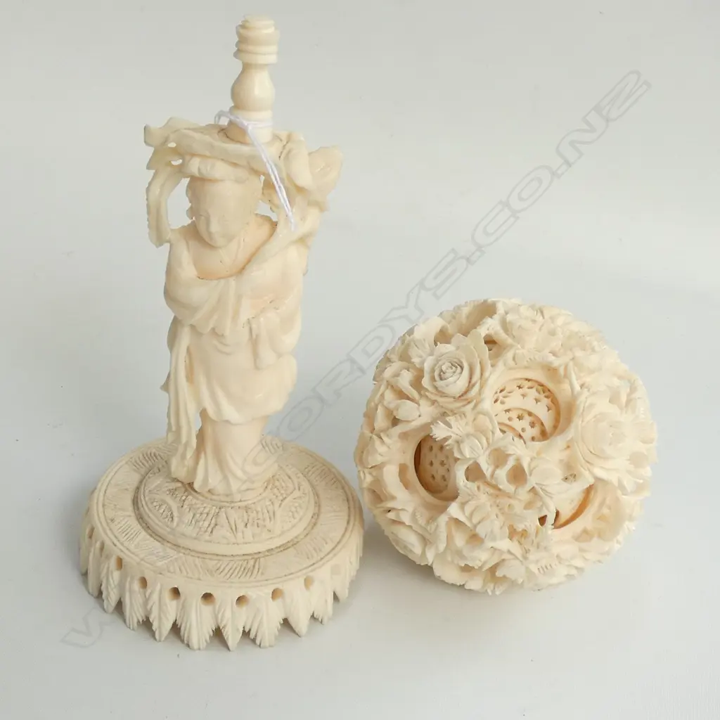 IVORY PUZZLE BALL + INCOMPLETE STAND Image 1++