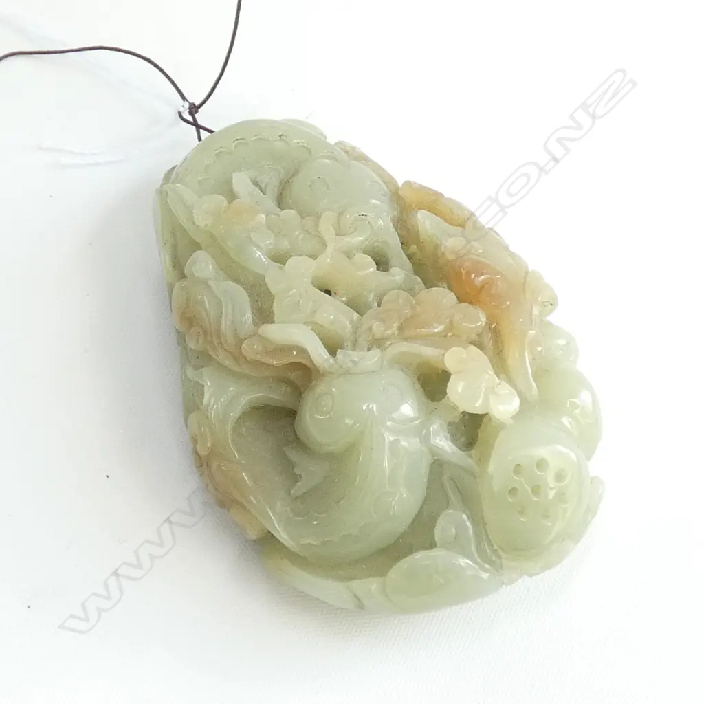 CHINESE CARVED GREEN JADE HANDLING PIECE PENDANT Image 1++
