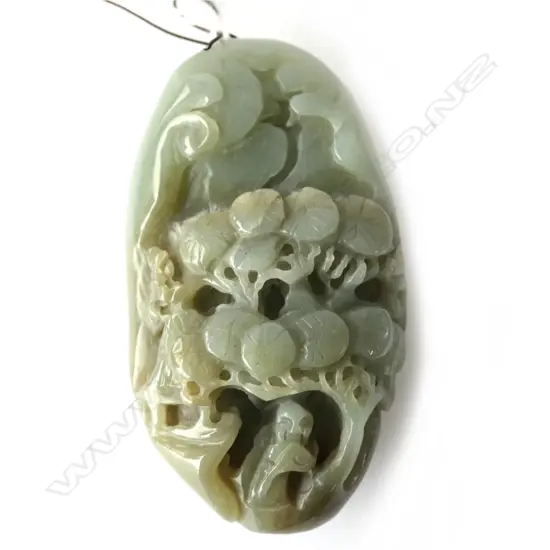 CHINESE CARVED GREEN JADE HANDLING PIECE PENDANT