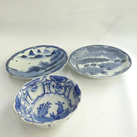 3 OLD JAPANESE BLUE & WHITE PCES; 2 DISHES & BOWL...