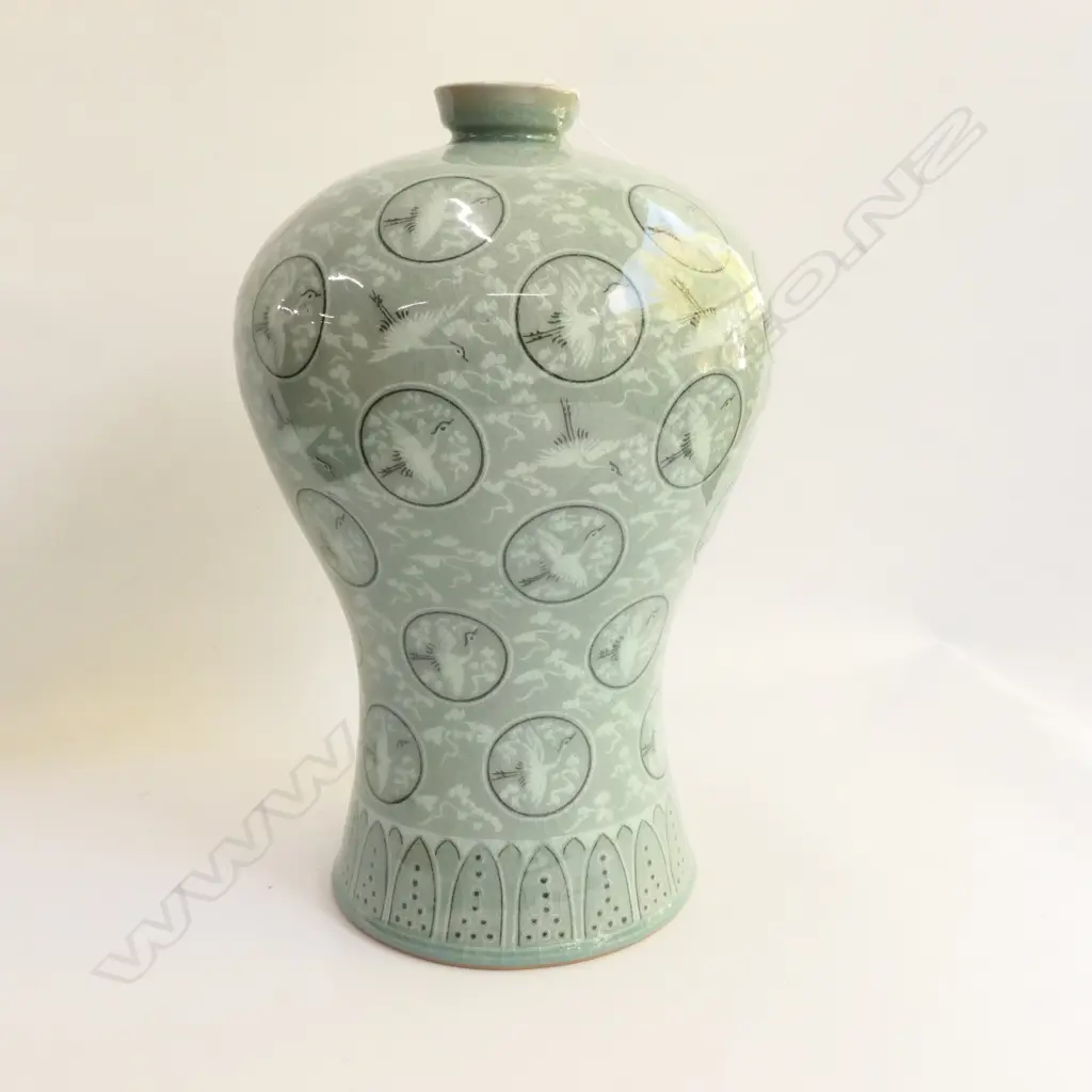 CHINESE CELADON GLAZED VASE H 300 MM Image 1++