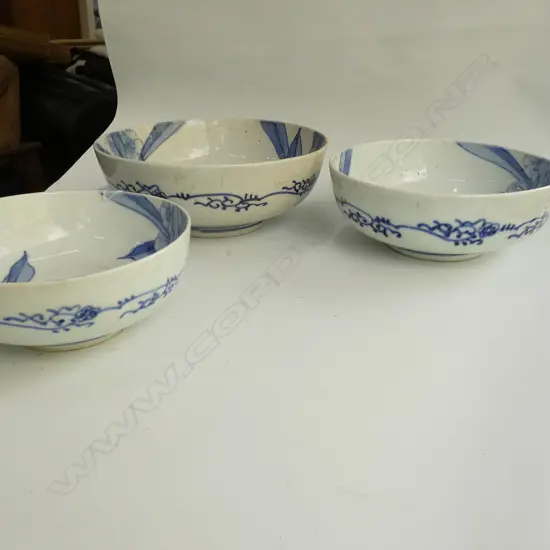 SET 3 JAPANESE BLUE & WHITE BOWLS GRADUATING...