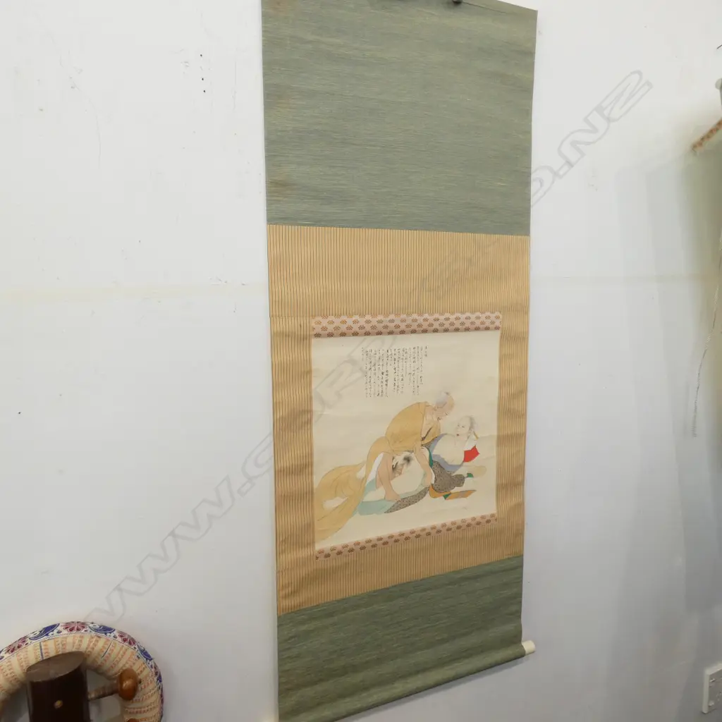 OLD JAPANESE SHUNGA SCROLL Image 1++