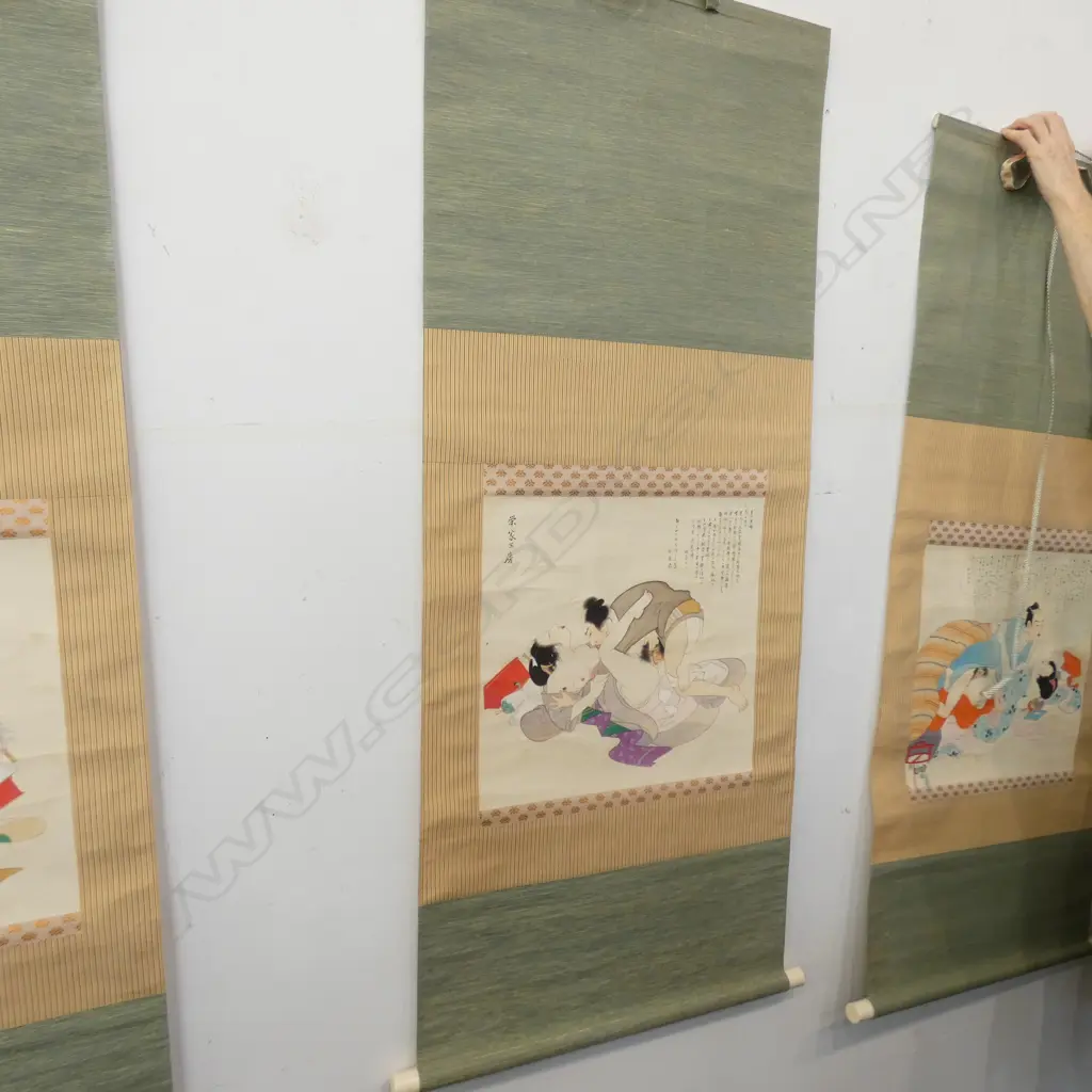 OLD JAPANESE SHUNGA SCROLL Image 1++