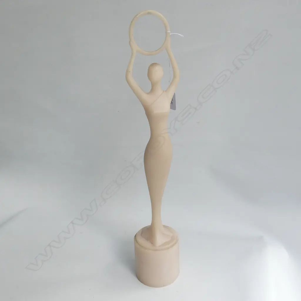 FIGURAL STATUE C 1980 H 450 MM Image 1++