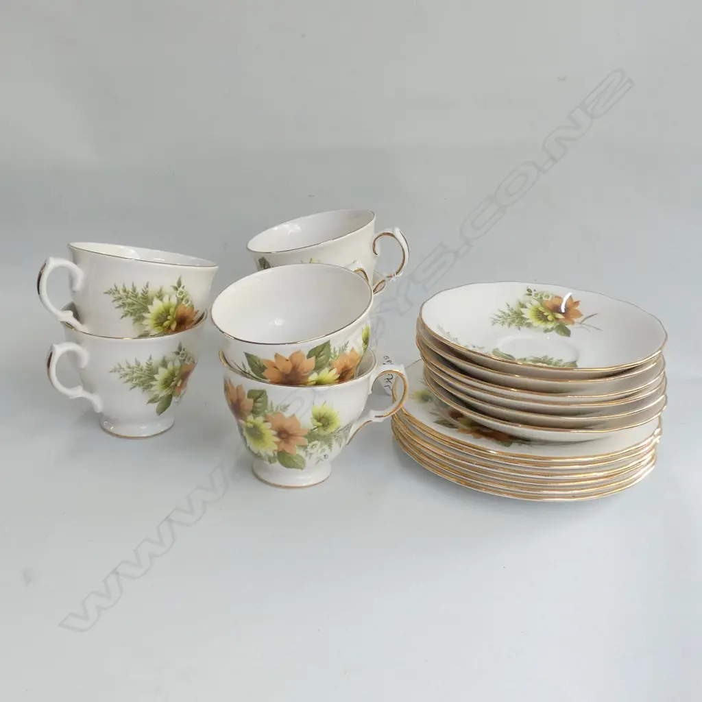 ROYAL VALE BONE CHINA 18 PCE TEASET Image 1++
