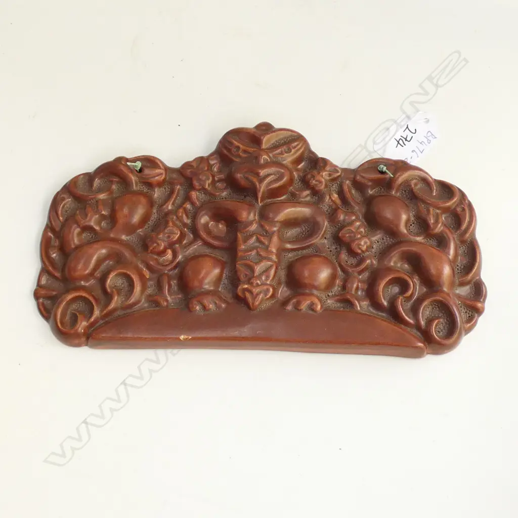 A RETRO MAORI PORCELAIN HANGING POSSIBLY NAKURA CROWN LYNN Image 1++