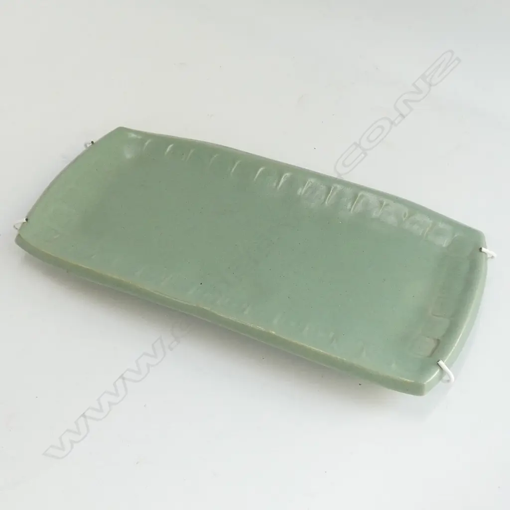 OLIVE JONES PLATTER WALL HANGER C 1954 MM Image 1++