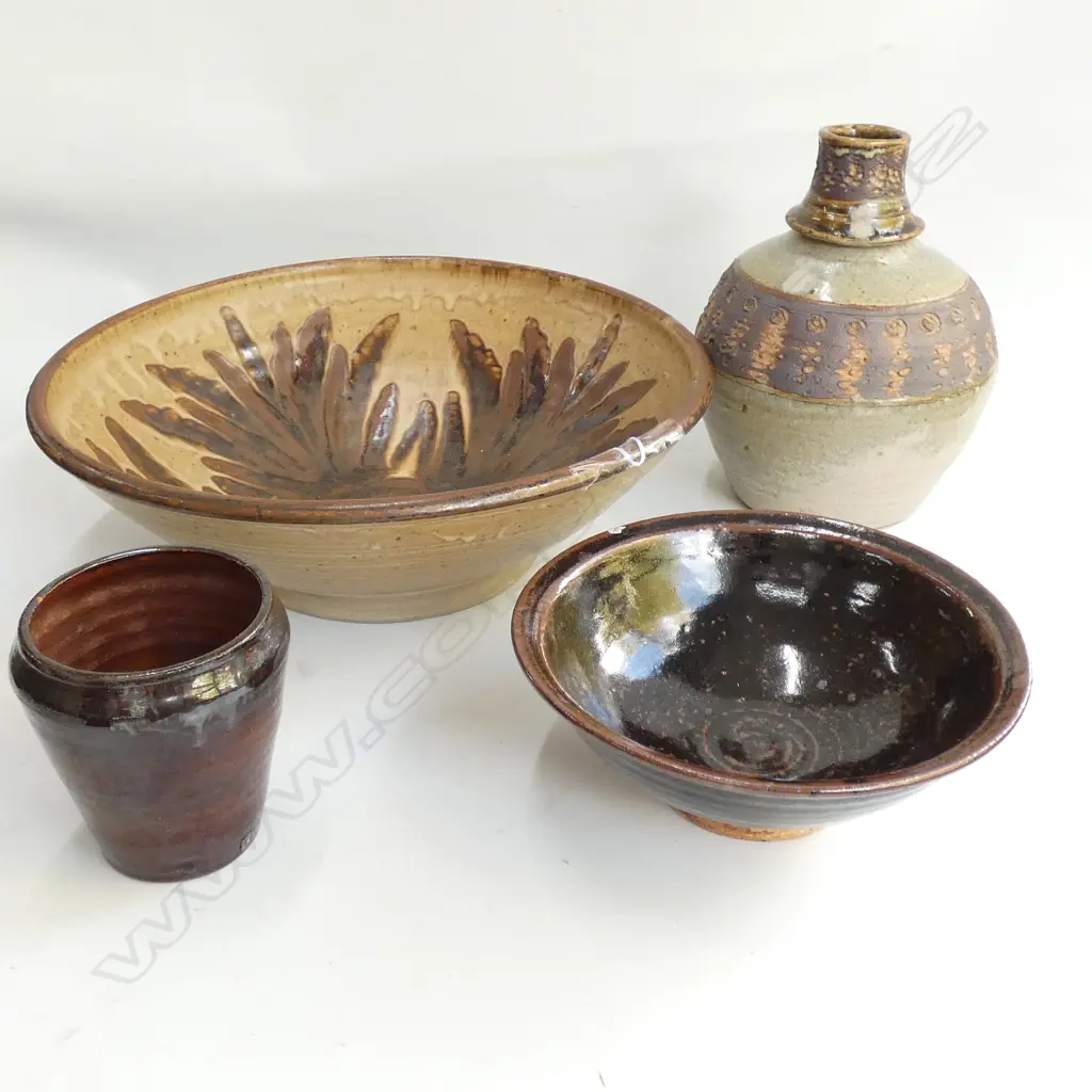4 STUDIO POTTERY PIECES 315MM DIA Image 1++