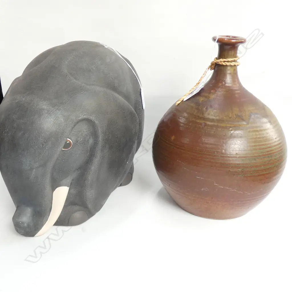 POTTERY VASE + ELEPHANT H 290 MM Image 1++
