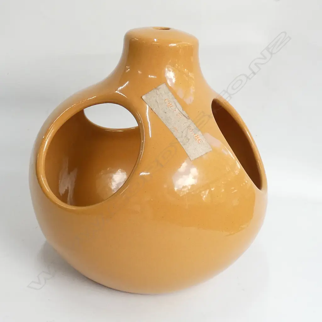 BENHAR (MCSKIMMING) CROFTERWARE BIRD FEEDER N.Z Image 1++