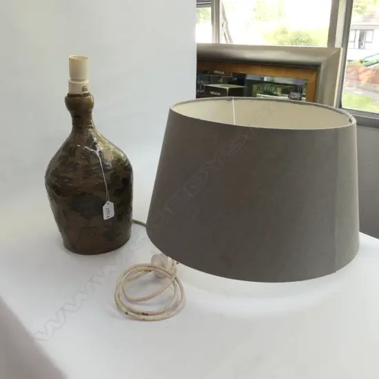NZ POTTERY LAMP H 380 MM