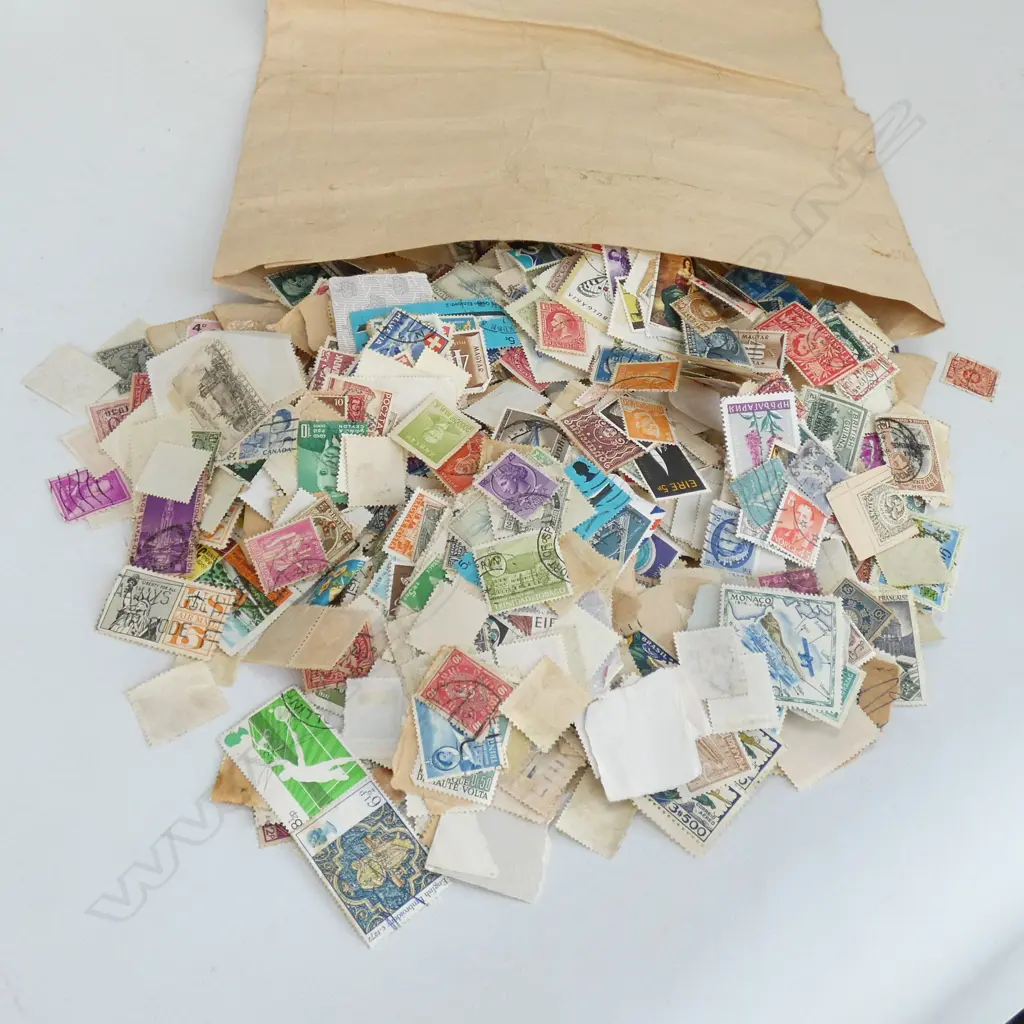 COLLECTION OF WORLD STAMPS Image 1++