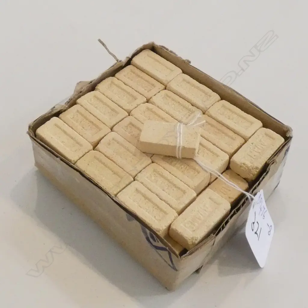 BOX OF APPROX 85 LUKE ADAMS SYDENHAM BRICKS Image 1++