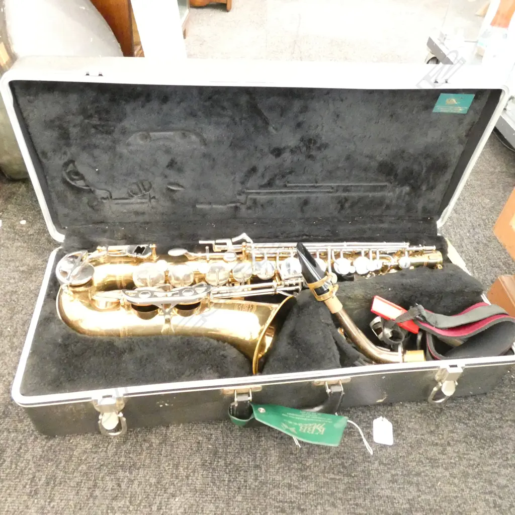 BUNDY CASED SAXOPHONE Image 1++