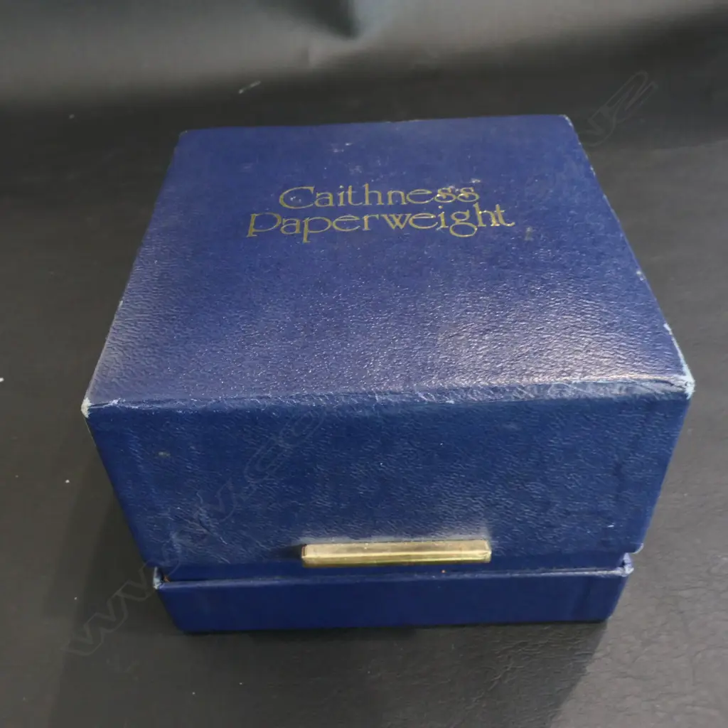 CAITHNESS PAPERWEIGHT - BOXED WITH CERT. Image 1++