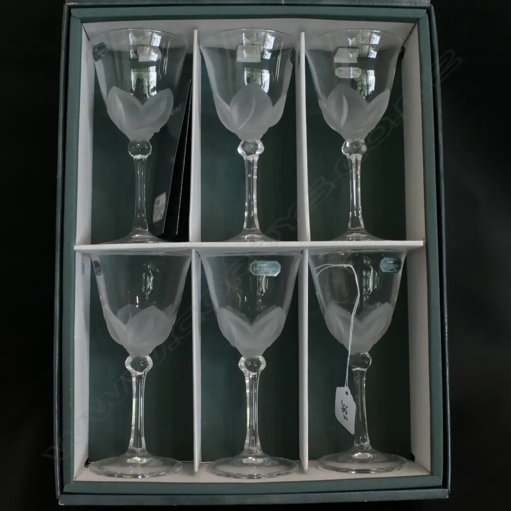 6 BOXED CRISTAL G DURAND WINE GLASSES Image 1++