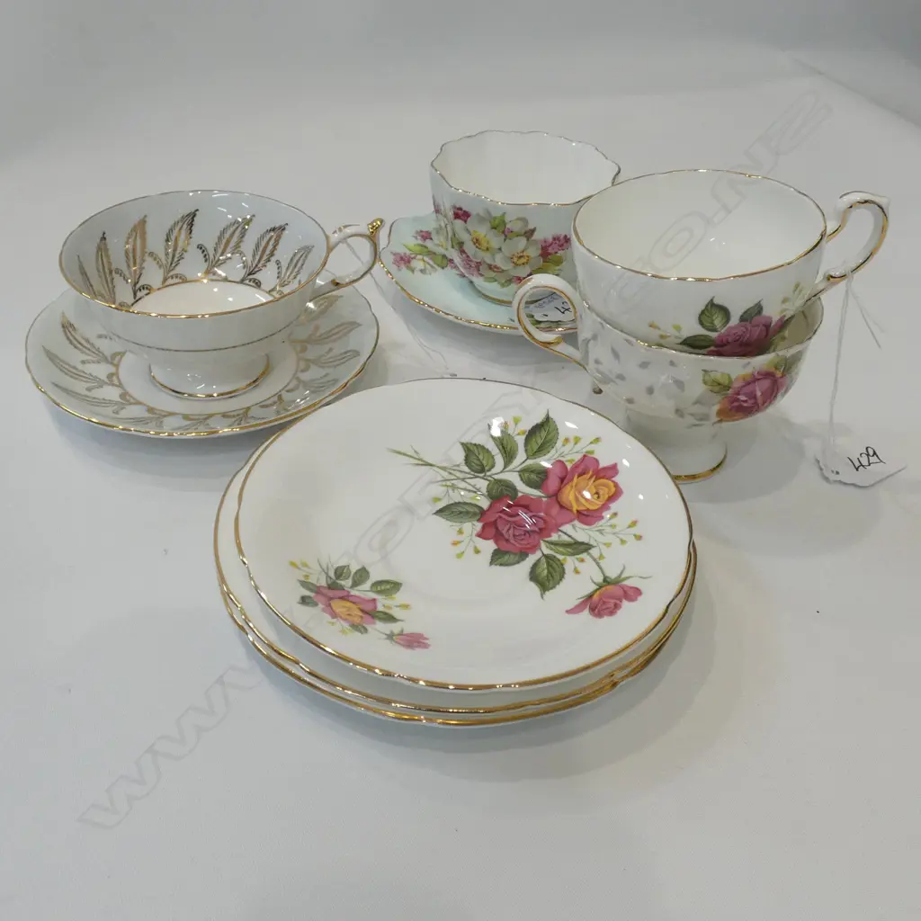 FOUR PARAGON ASSORTED CUPS/SAUCERS/PLATES Image 1++