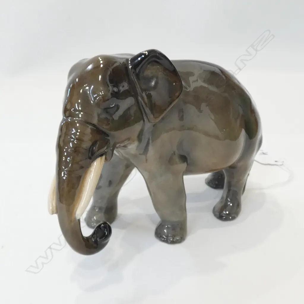 ROYAL DOULTON ELEPHANT H 145 MM Image 1++