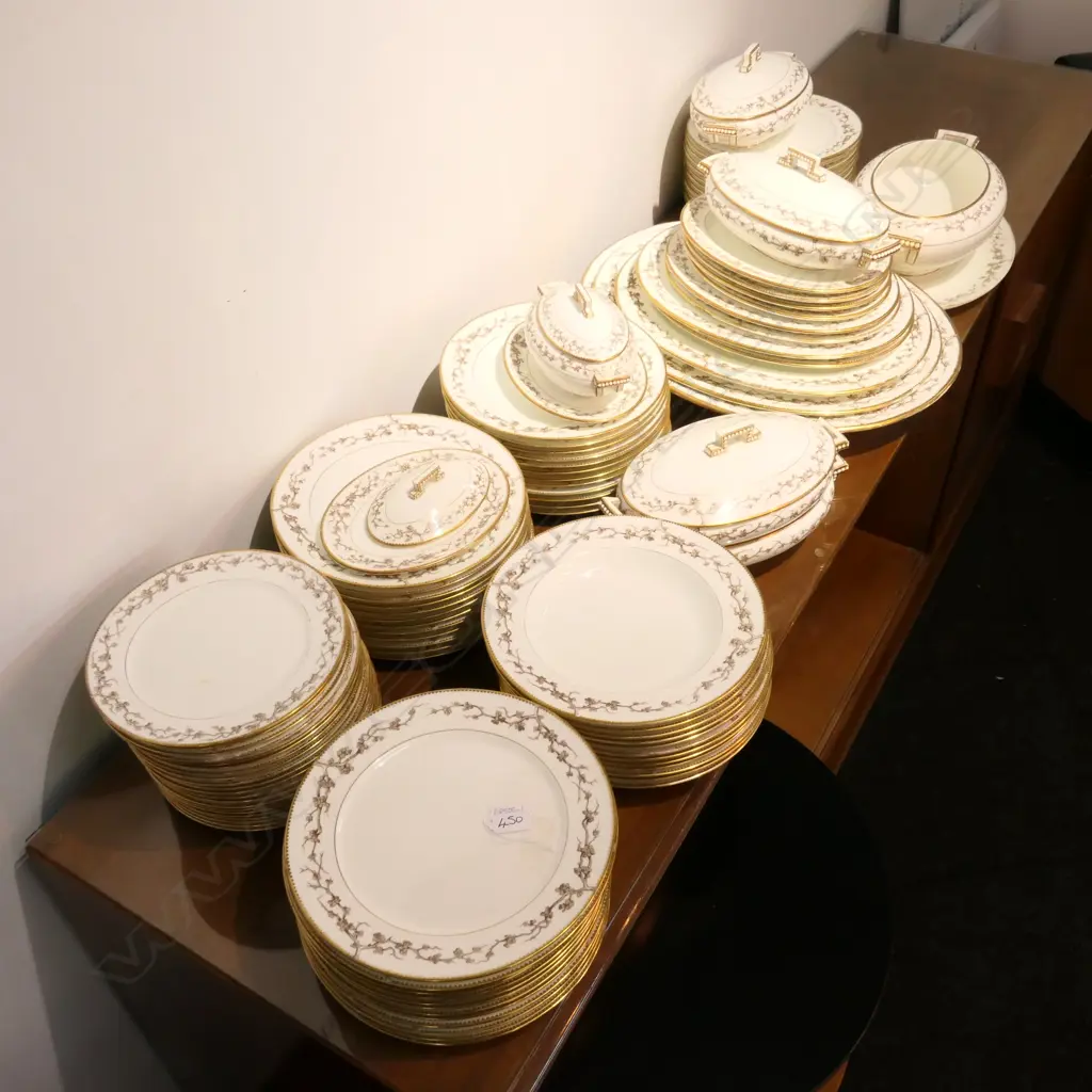 LARGE VICTORIAN DINNER SET Image 1++